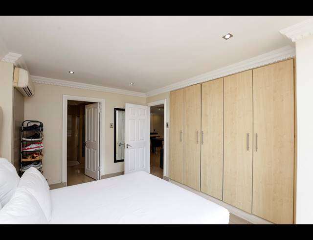 2 BEDROOM APARTMENT FOR SALE IN POINT WATERFRONT